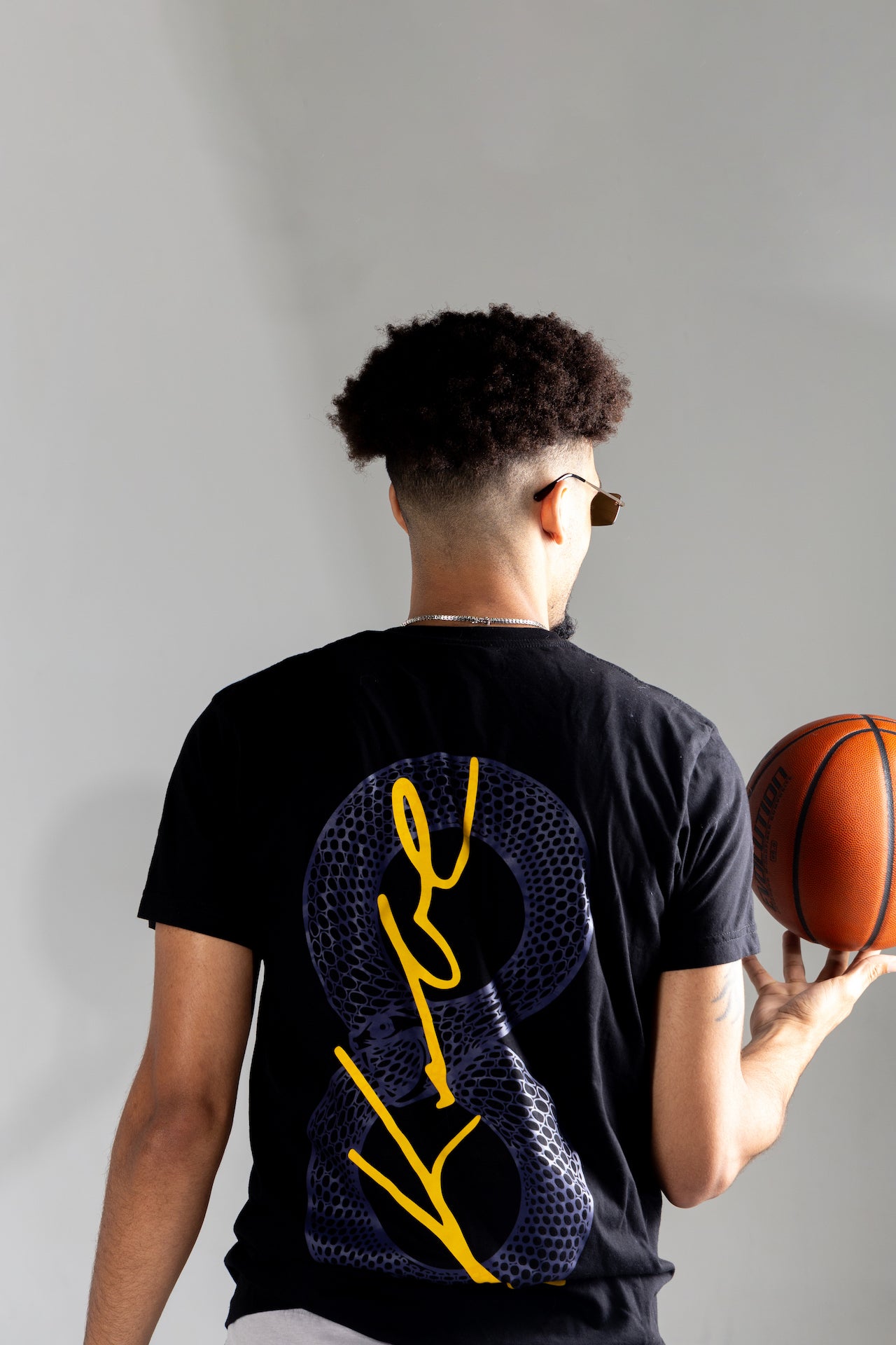 black broken numbers t-shirt male with basket ball